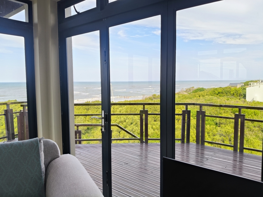 6 Bedroom Property for Sale in Paradise Beach Eastern Cape